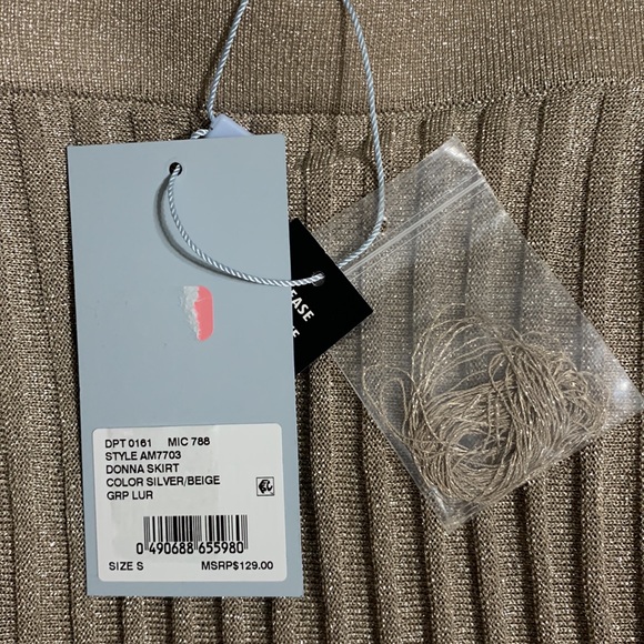 NWT Antonio Melani Donna Pleated
Metallic Pull-On Midi Skirt - Picture 6 of 6